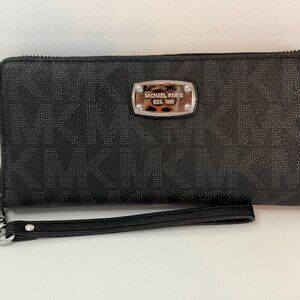 Michael Kors Black Jet Set Large Continental Wallet  *Has Zipper Issues*